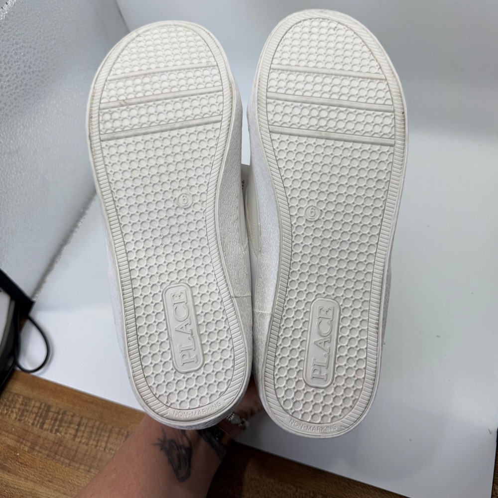 The Children's Place Sneakers White Casual Everyday Shoes Size 6 - Picture 9 of 16